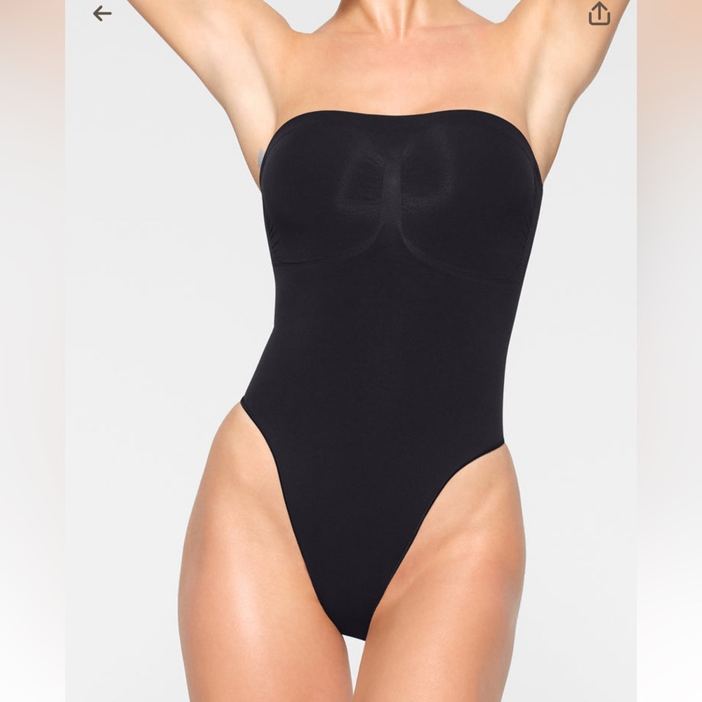 SKIMS NWOT Seamless Sculpt Strapless Thong Bodysuit - Onyx